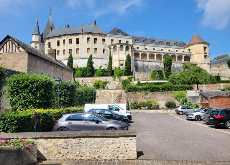 Appartement – Terrasse * Château – Centre ville